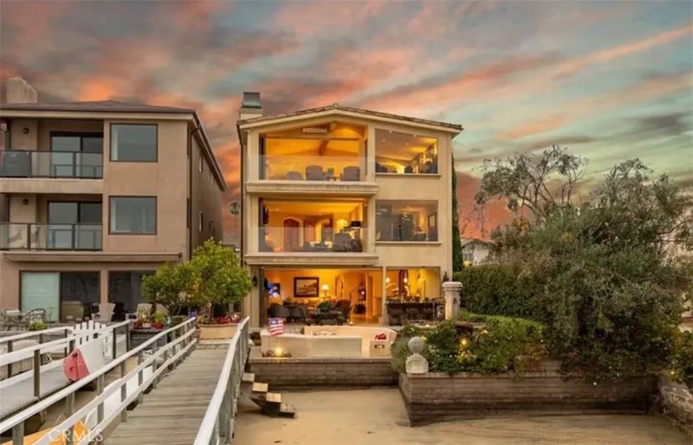 900 E Balboa Boulevard Newport Beach, CA 92661