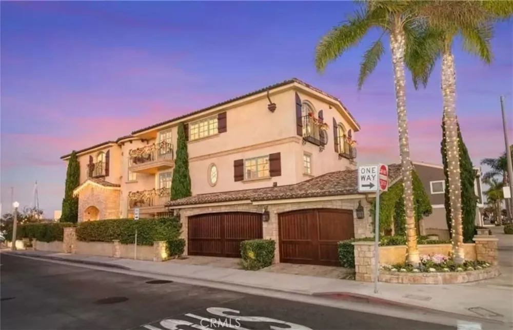 900 E Balboa Boulevard Newport Beach, CA 92661