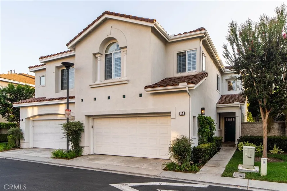 27 LARKMEAD Aliso Viejo, CA 92656
