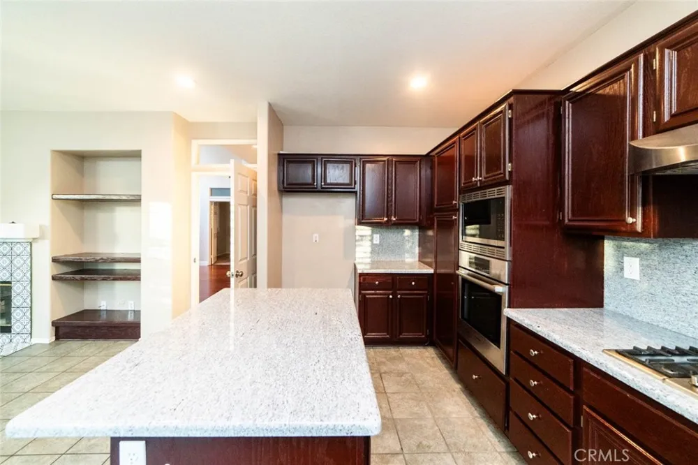 27 LARKMEAD Aliso Viejo, CA 92656