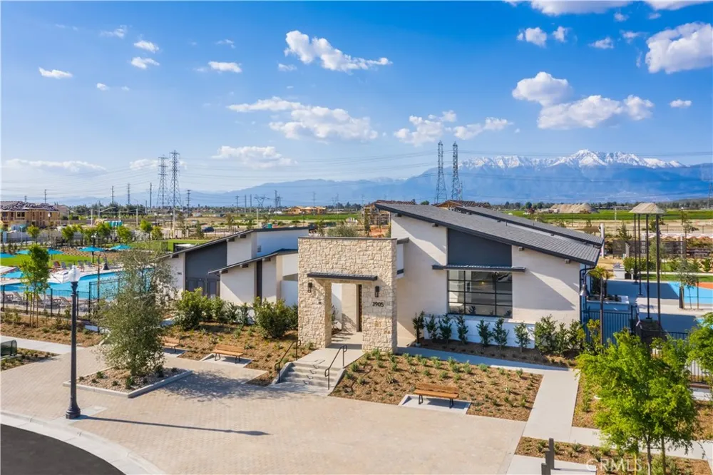 4154 S S. WILDFLAX PASEO #100 Ontario, CA 91761