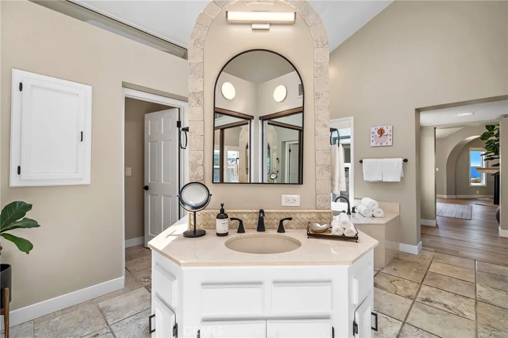 306 Via Colibri San Clemente, CA 92672