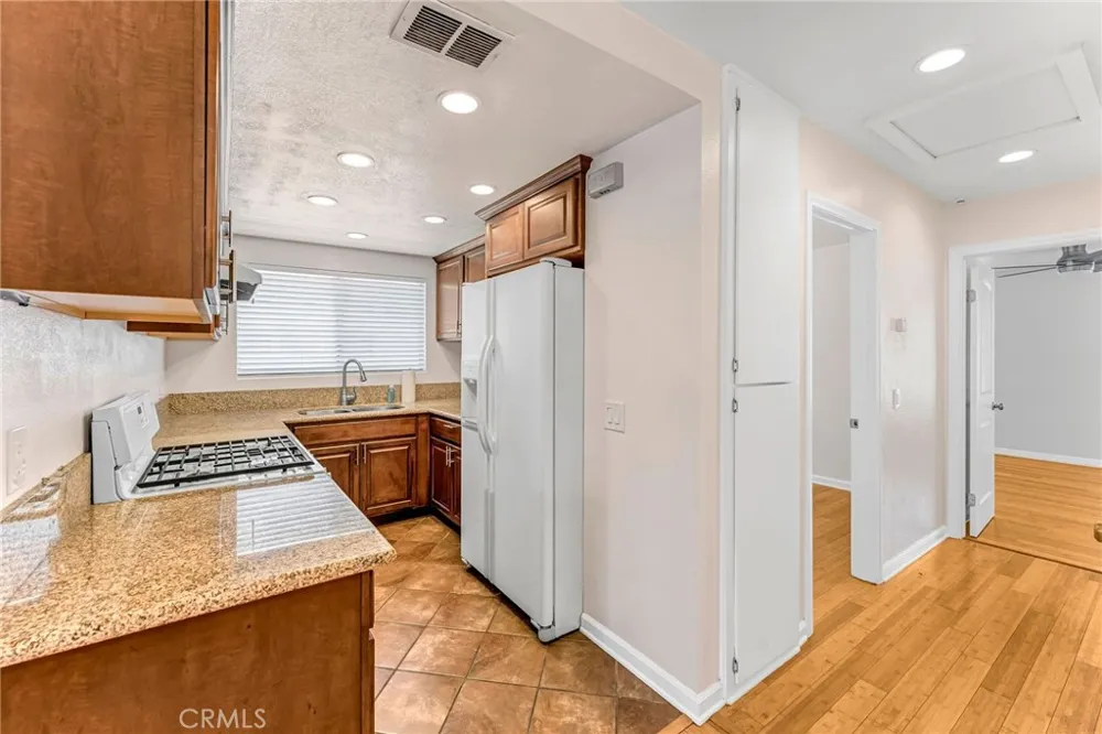 865 W 13th St #4 Azusa, CA 91702