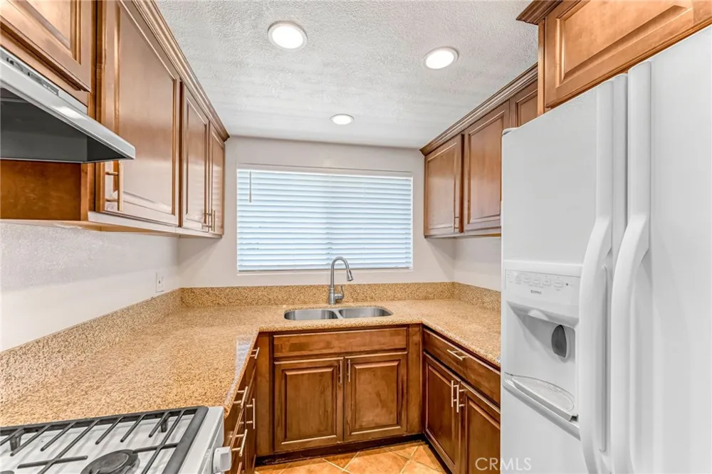 865 W 13th St #4 Azusa, CA 91702