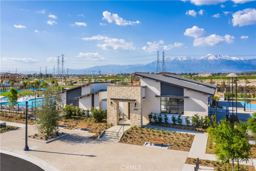 4154 S S. WILDFLAX PASEO #111 Ontario, CA 91761