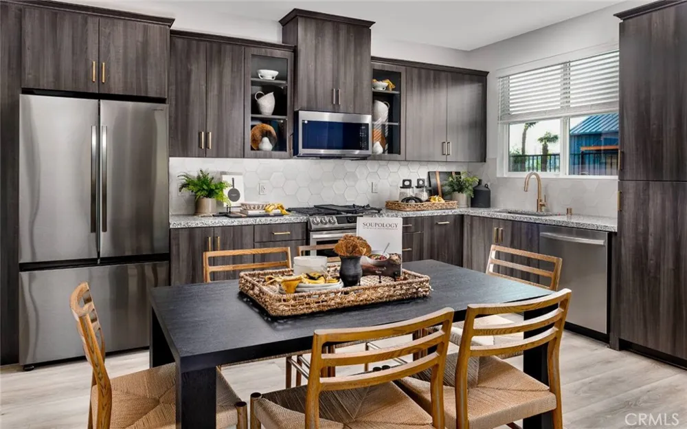 4154 S S. WILDFLAX PASEO #111 Ontario, CA 91761