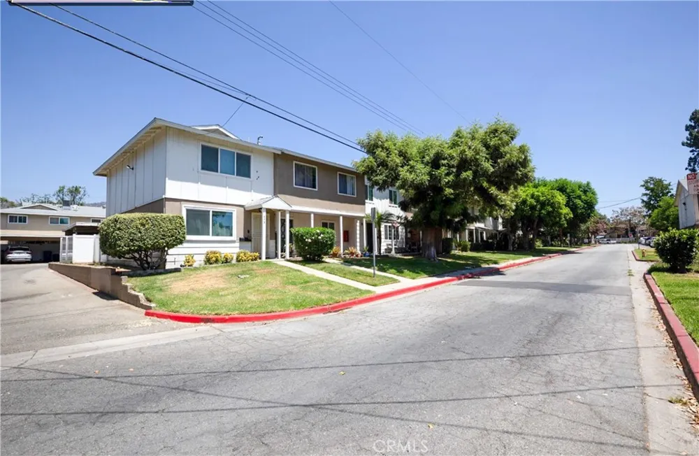 659 E Lee Azusa, CA 91702
