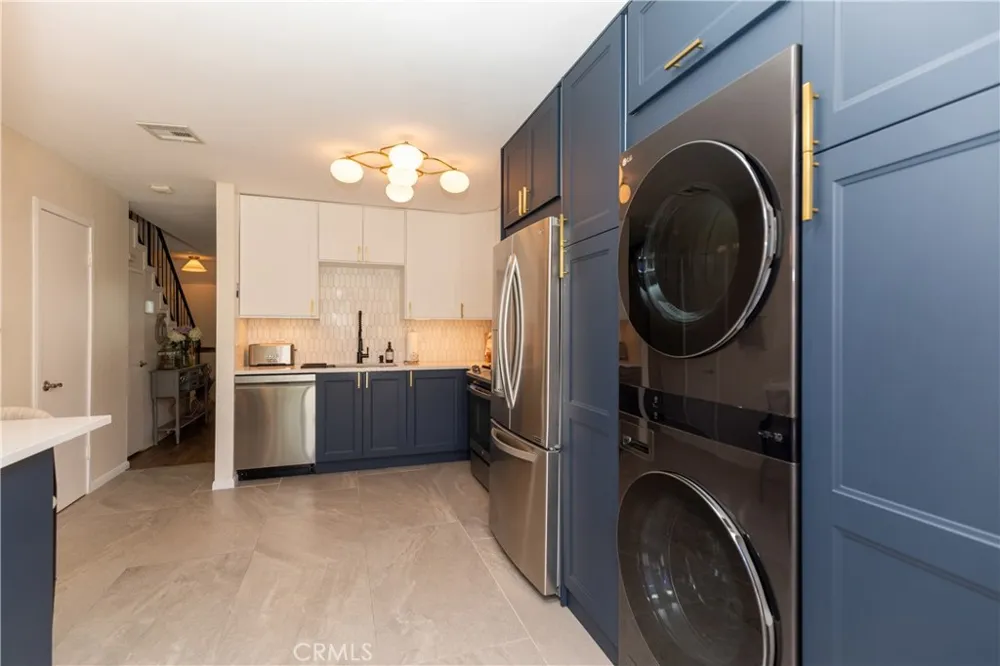659 E Lee Azusa, CA 91702