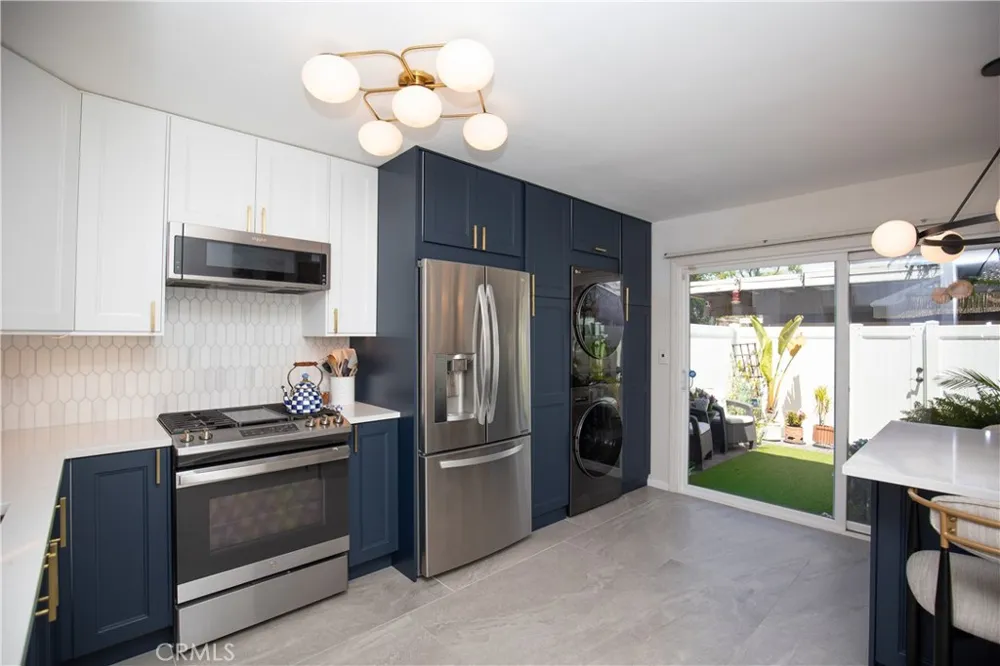 659 E Lee Azusa, CA 91702