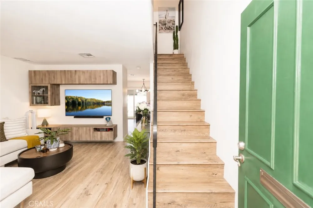 659 E Lee Azusa, CA 91702