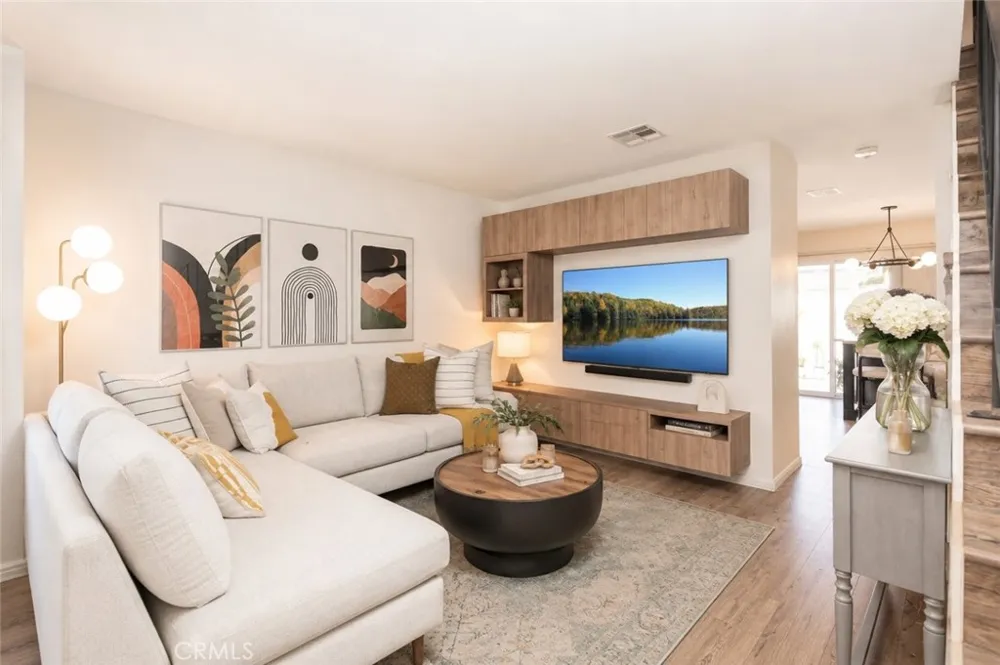 659 E Lee Azusa, CA 91702