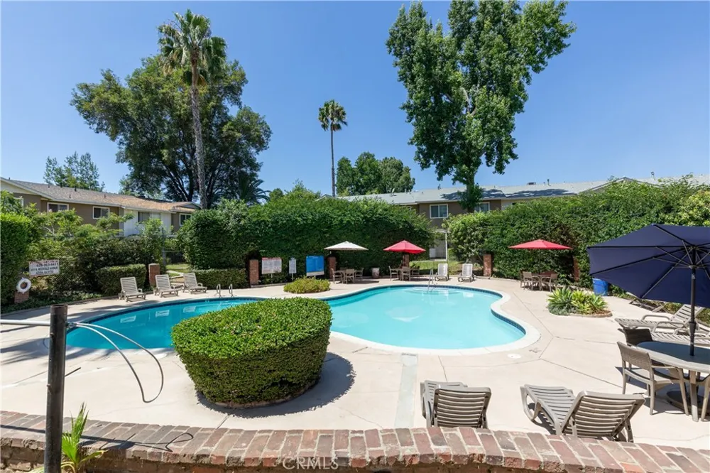659 E Lee Azusa, CA 91702