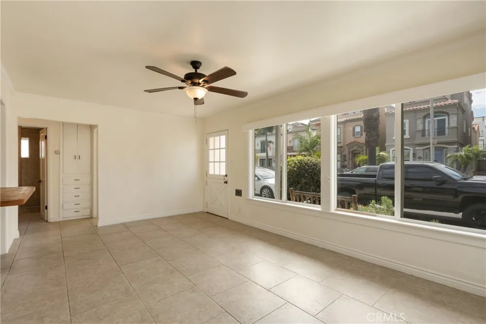 320 2nd Street Huntington Beach, CA 92648