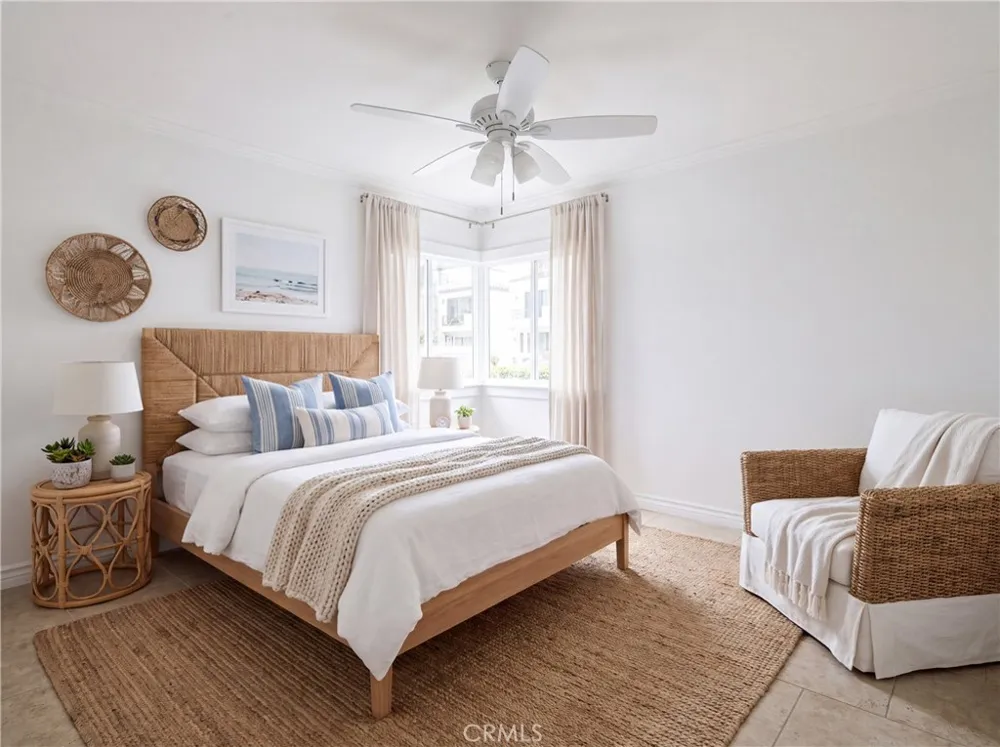 320 2nd Street Huntington Beach, CA 92648