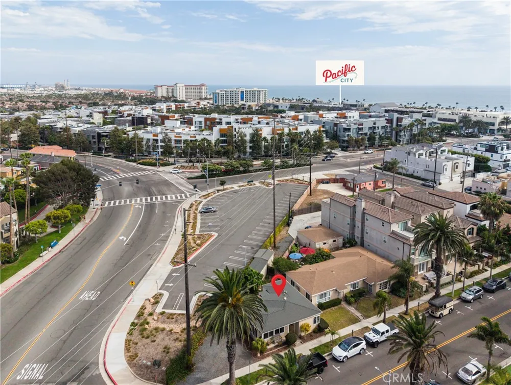320 2nd Street Huntington Beach, CA 92648