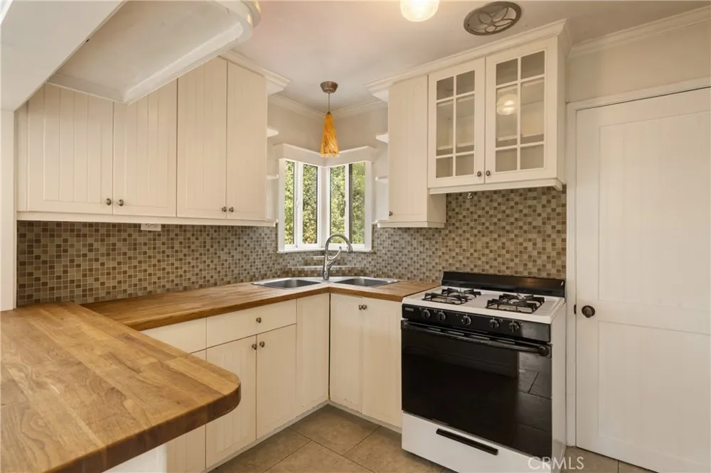 320 2nd Street Huntington Beach, CA 92648