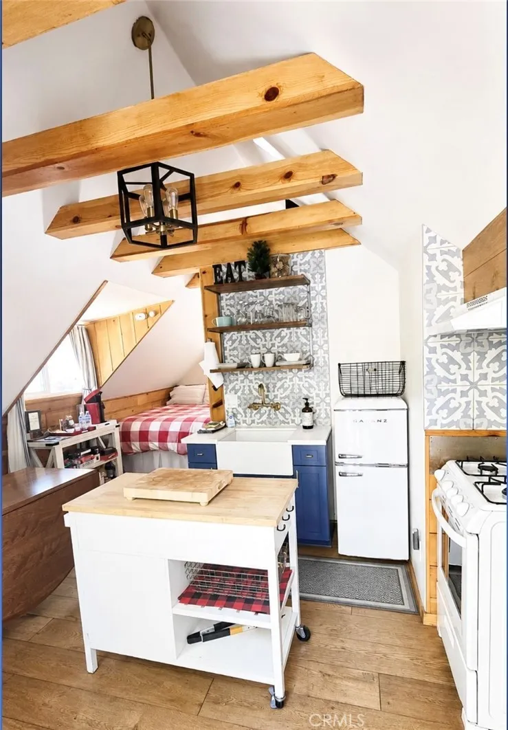41631 Brownie Big Bear Lake, CA 92315