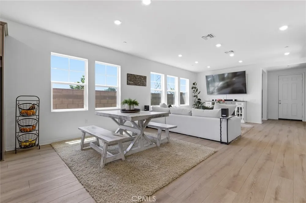 2684 E Towhee Ontario, CA 91761