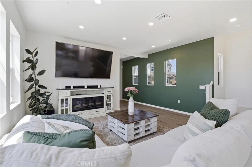2684 E Towhee Ontario, CA 91761