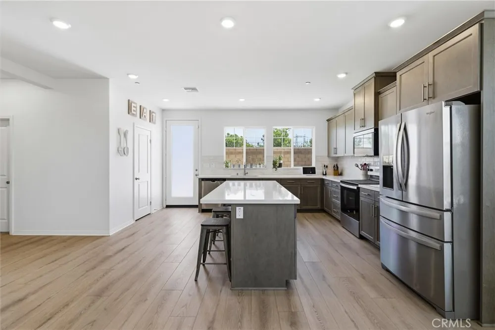 2684 E Towhee Ontario, CA 91761