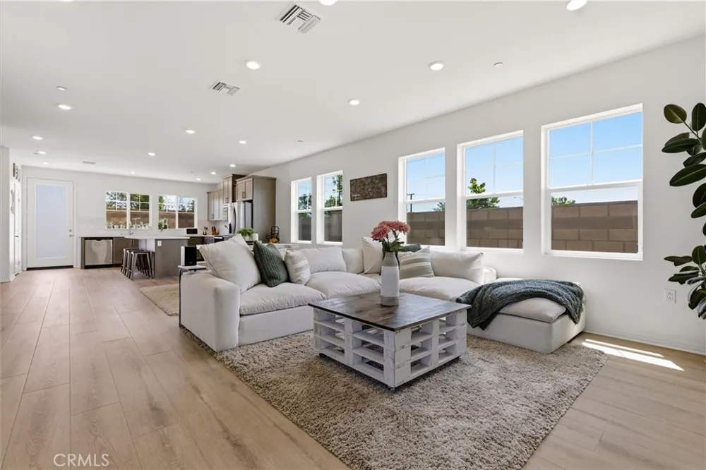 2684 E Towhee Ontario, CA 91761