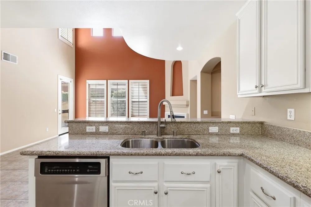 12 Atwater Irvine, CA 92602