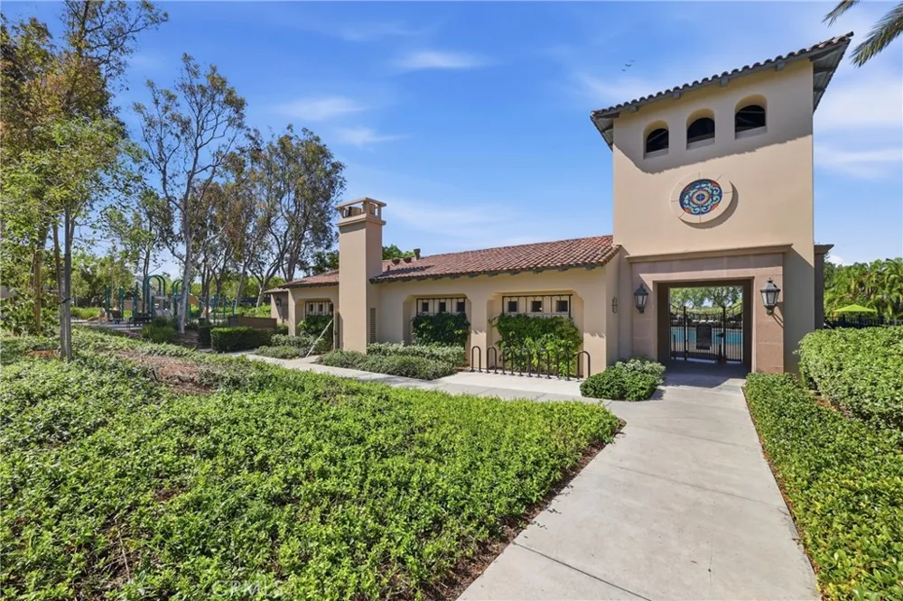 12 Atwater Irvine, CA 92602