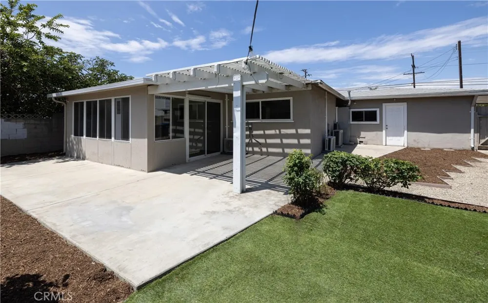 8022 Artesia Buena Park, CA 90621