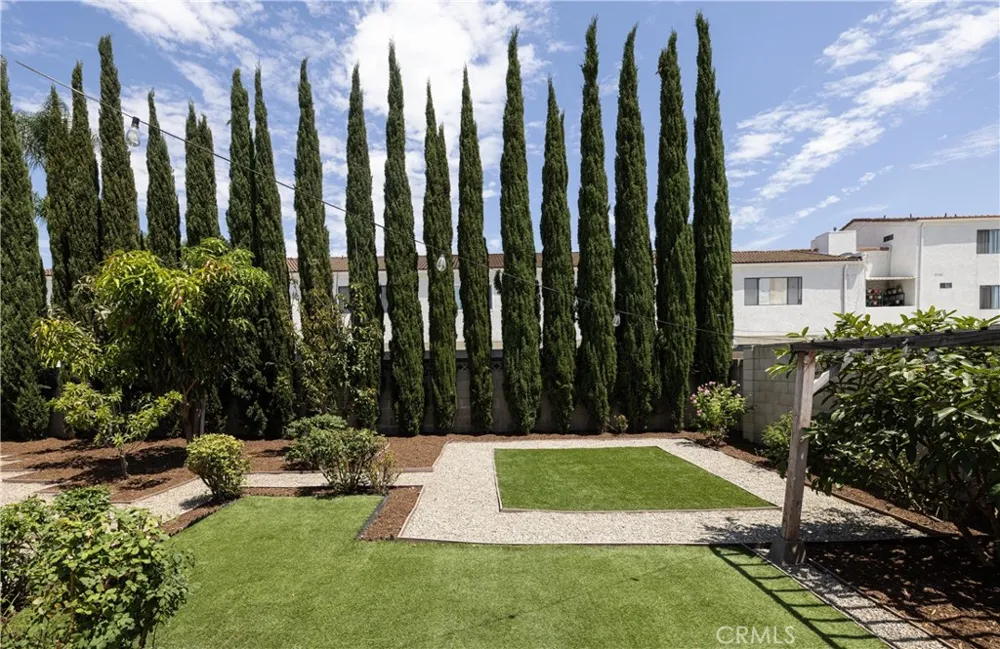 8022 Artesia Buena Park, CA 90621