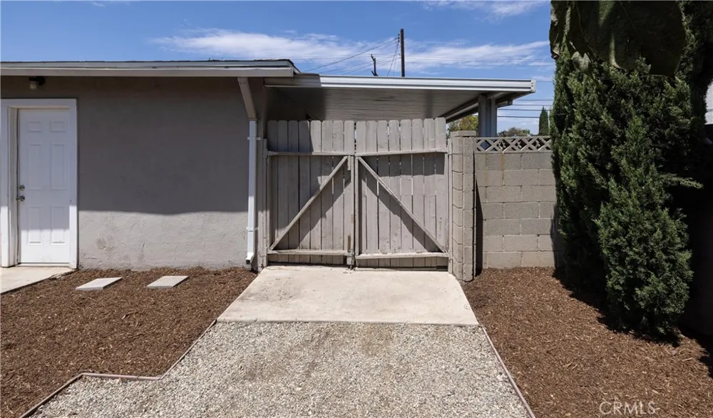 8022 Artesia Buena Park, CA 90621