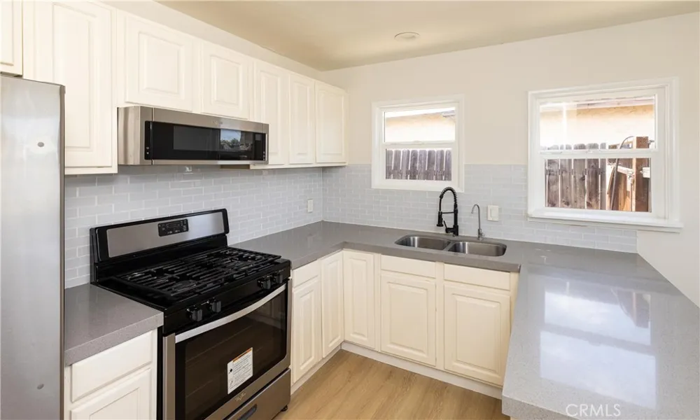 8022 Artesia Buena Park, CA 90621