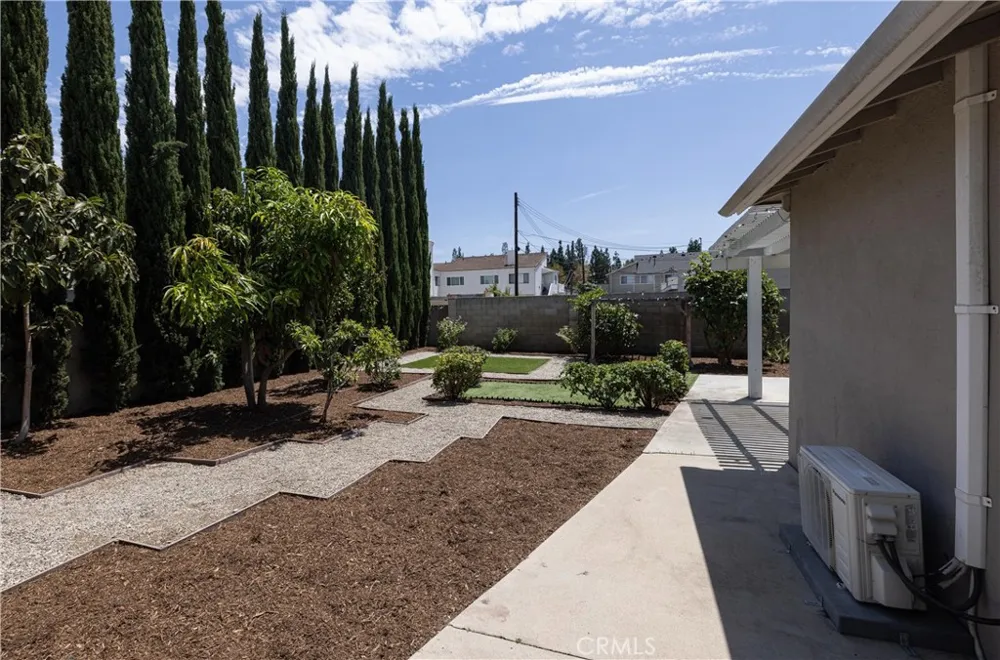 8022 Artesia Buena Park, CA 90621