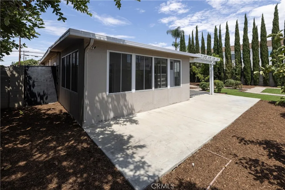 8022 Artesia Buena Park, CA 90621