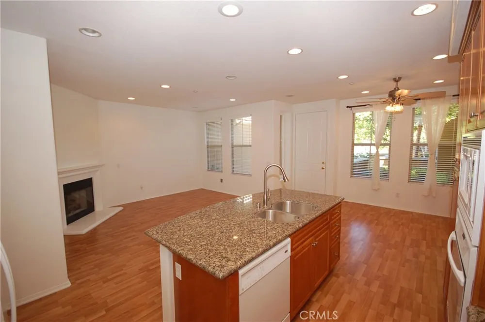 121 Chantilly Irvine, CA 92620