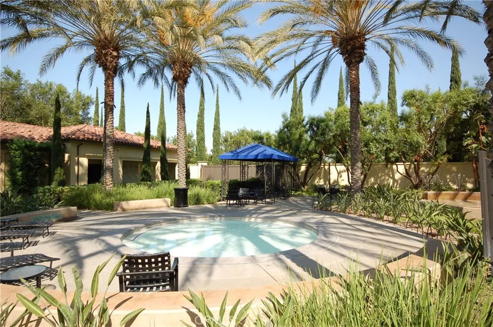 121 Chantilly Irvine, CA 92620