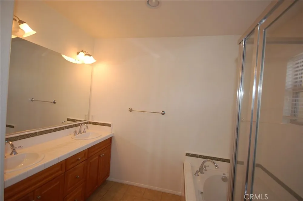 121 Chantilly Irvine, CA 92620