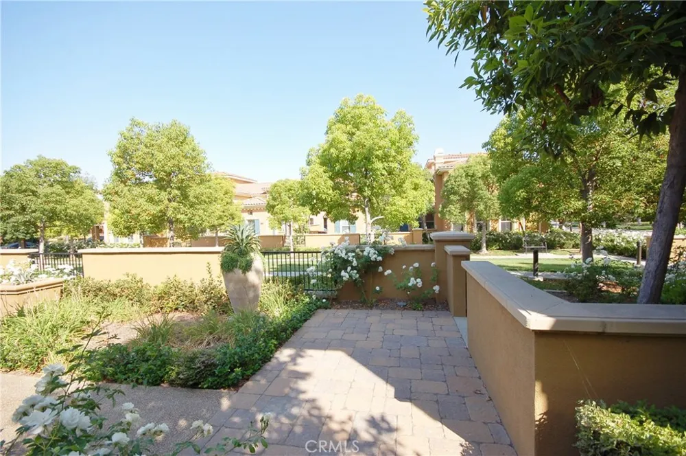 121 Chantilly Irvine, CA 92620