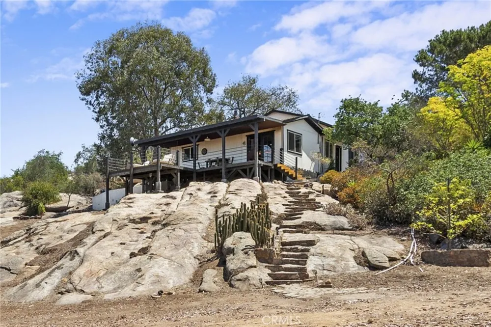 23541 Old Wagon Escondido, CA 92027