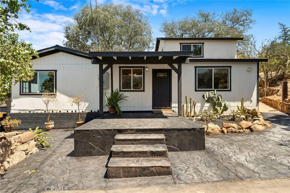 23541 Old Wagon Escondido, CA 92027