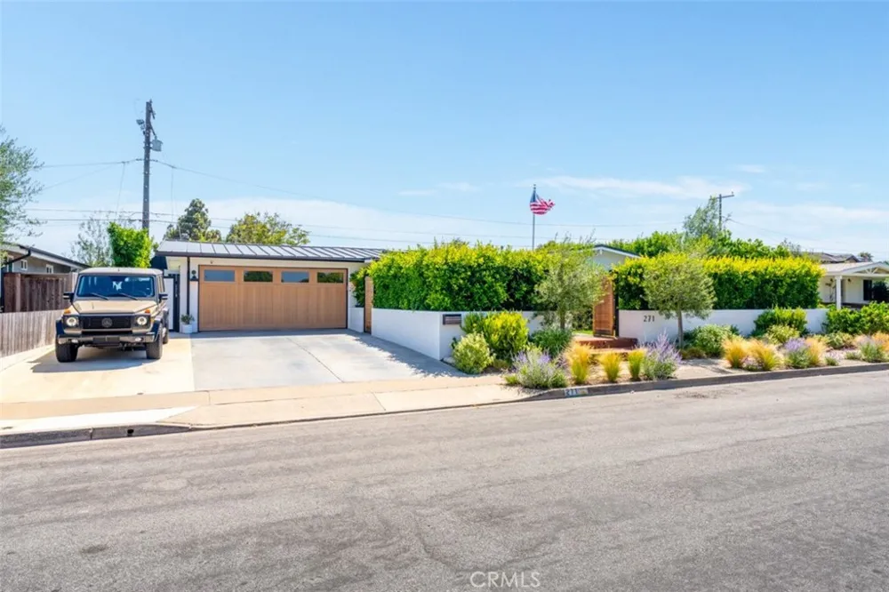271 Camellia Lane Costa Mesa, CA 92627