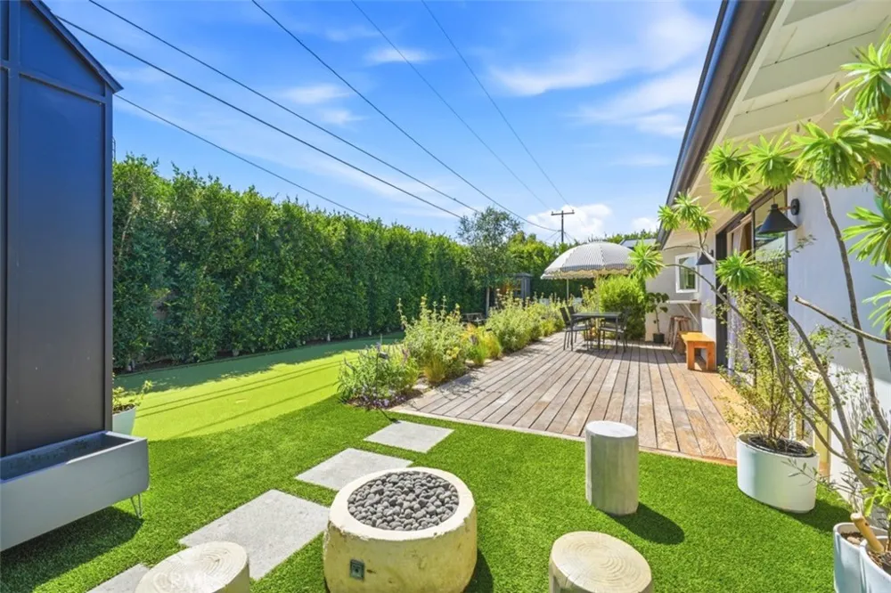 271 Camellia Lane Costa Mesa, CA 92627