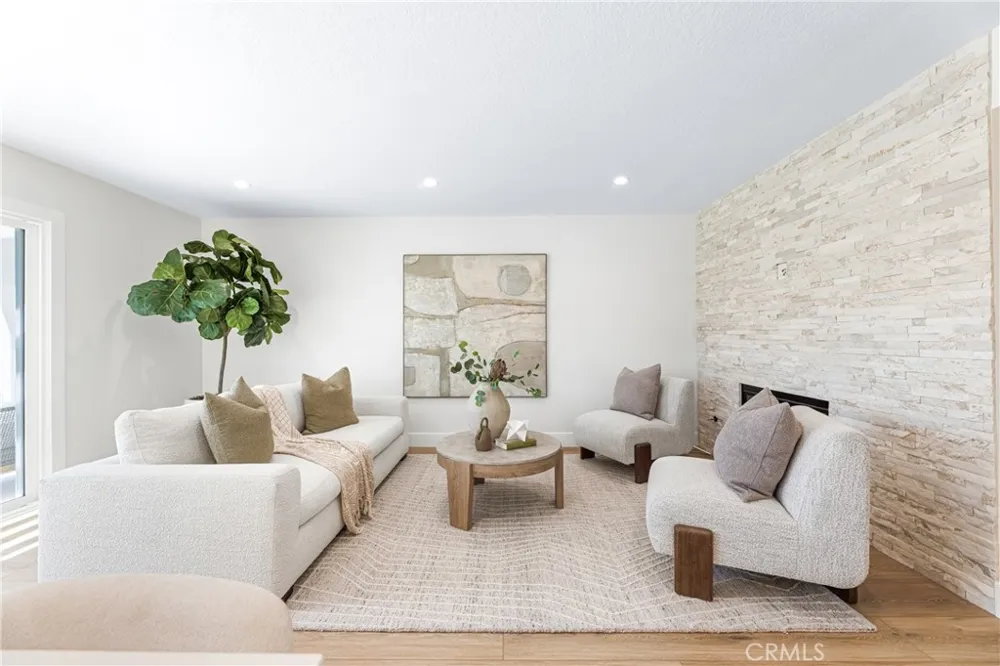 8 Del Rey #17 Irvine, CA 92612