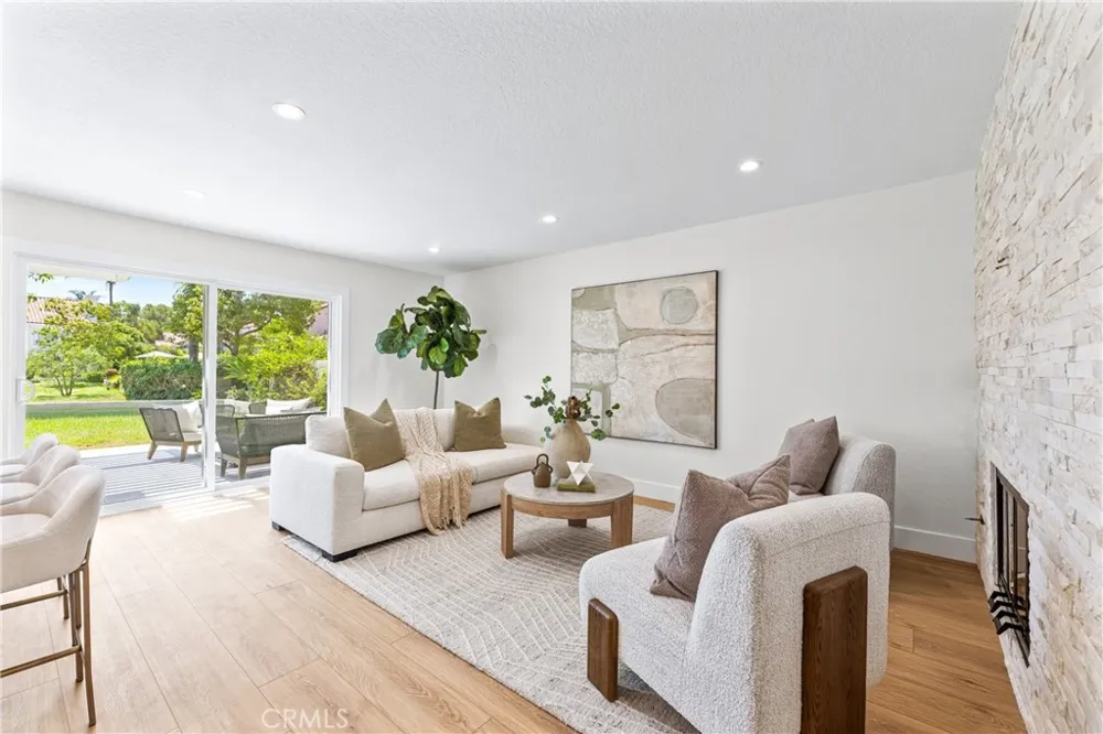 8 Del Rey #17 Irvine, CA 92612