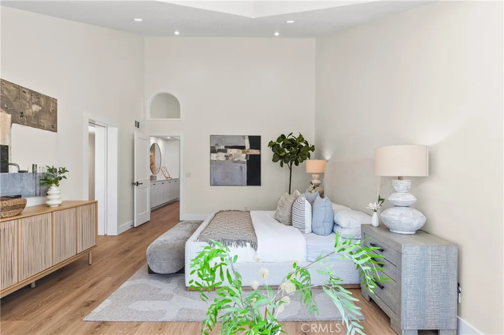 8 Del Rey #17 Irvine, CA 92612