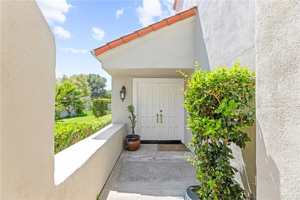 8 Del Rey #17 Irvine, CA 92612