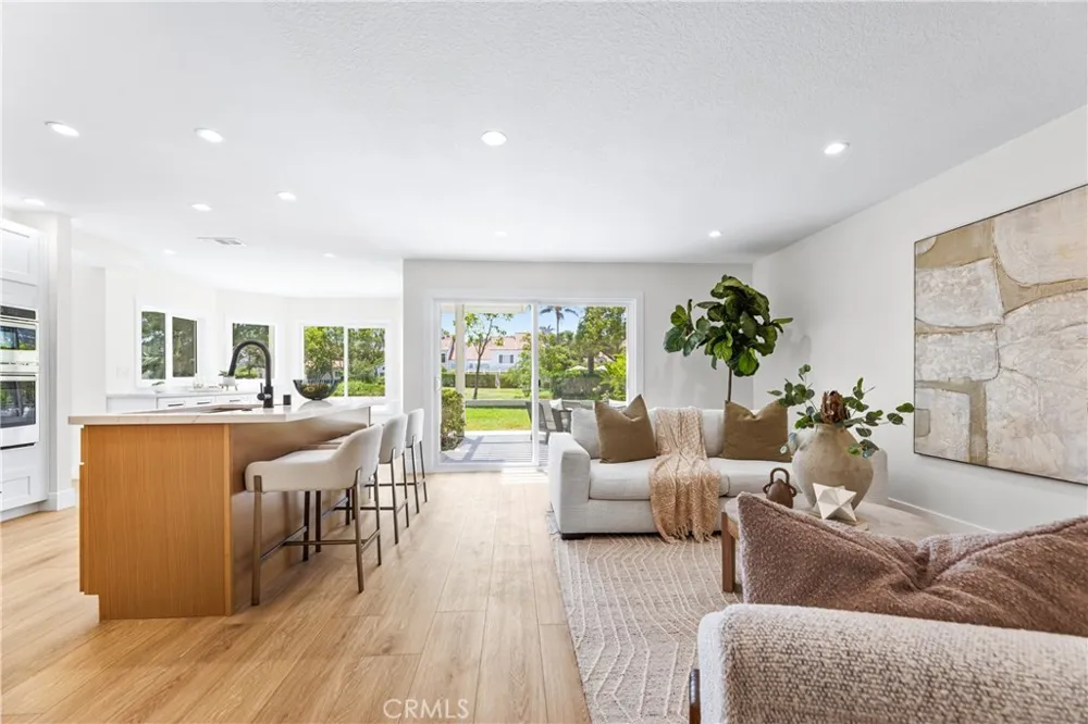 8 Del Rey #17 Irvine, CA 92612
