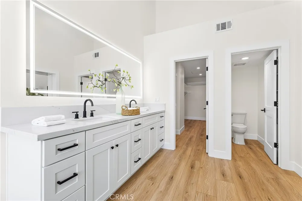 8 Del Rey #17 Irvine, CA 92612