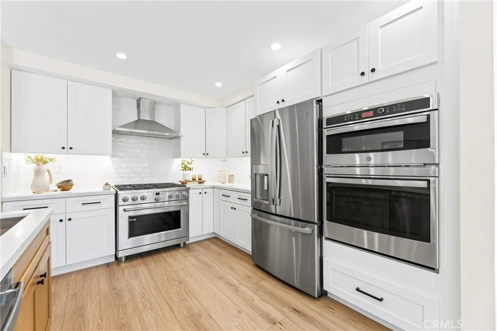 8 Del Rey #17 Irvine, CA 92612