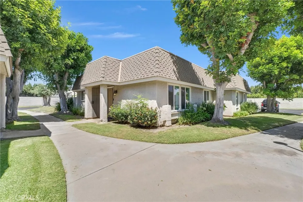 2142 W Liverpool Lane Anaheim, CA 92804