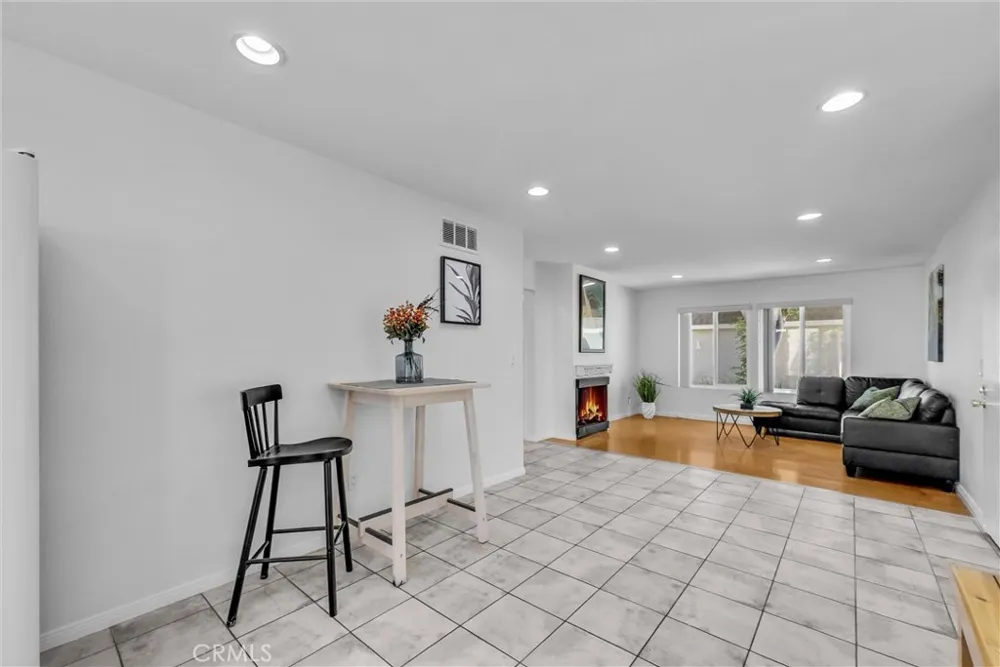 2142 W Liverpool Lane Anaheim, CA 92804